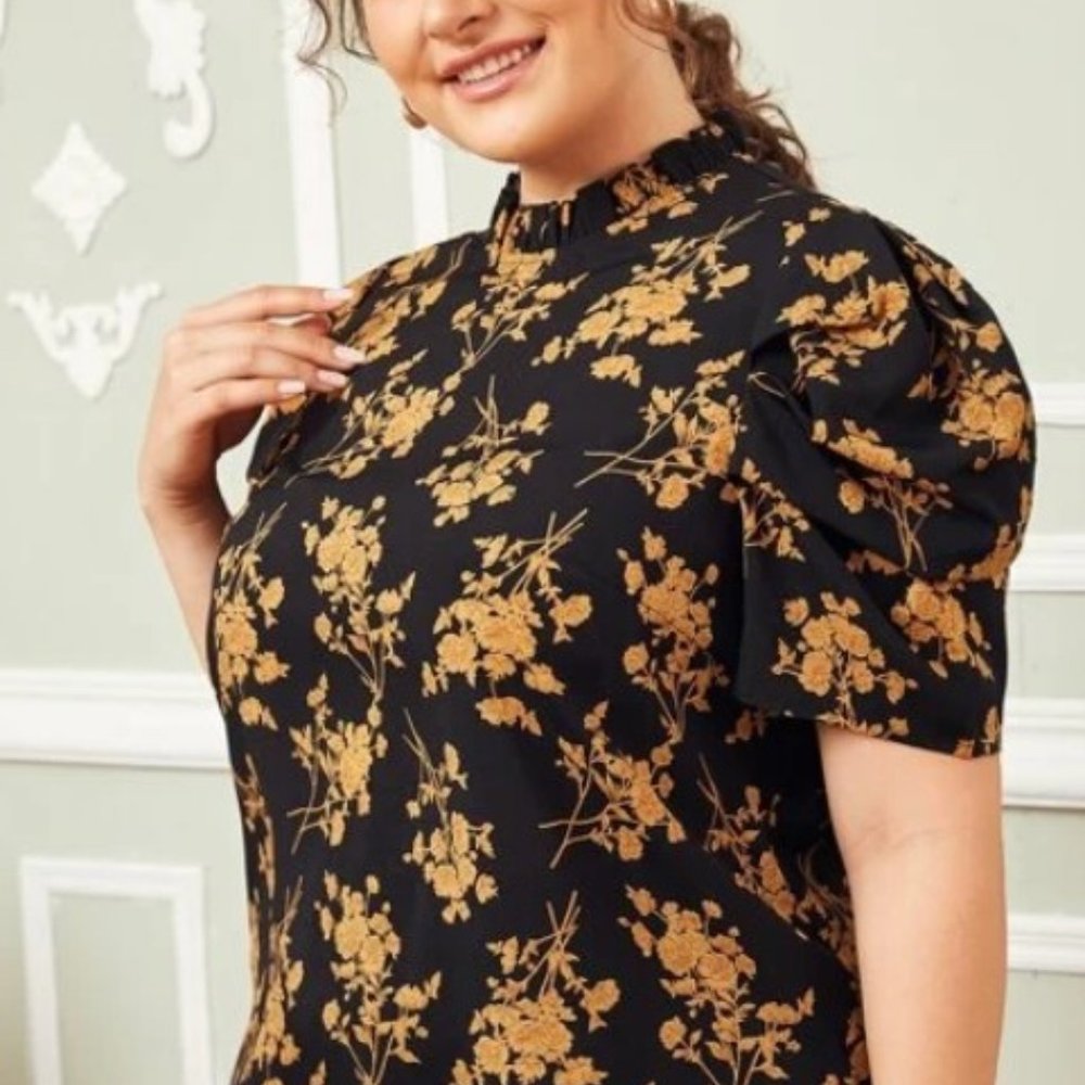 Beautiful floral short sleeve blouse with ribbon neck